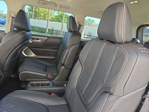 Certified 2025 INFINITI QX80 Sensory image 14