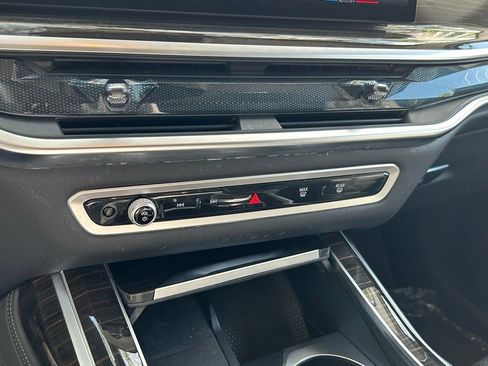 Used 2025 BMW X7 xDrive40i AWD/4WD image 24