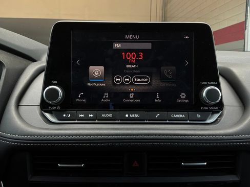 Used 2026 Nissan Rogue SV FWD image 29
