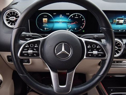 Used 2021 Mercedes-Benz GLA 250 4MATIC image 13