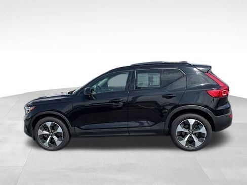 Used 2025 Volvo XC40 B5 Plus w/ Climate Package image 4