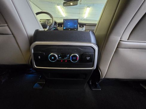 Used 2024 Ford Expedition Limited image 27