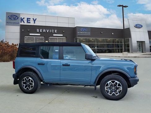 Used 2023 Ford Bronco 4-Door AWD/4WD image 4