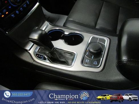 Used 2020 Jeep Grand Cherokee Limited w/ Luxury Group II image 36