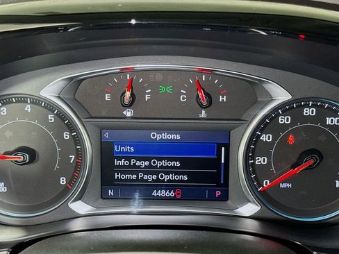 Used 2020 Chevrolet Traverse LT FWD image 10