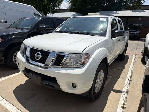 Used 2020 Nissan Frontier SV RWD image 1