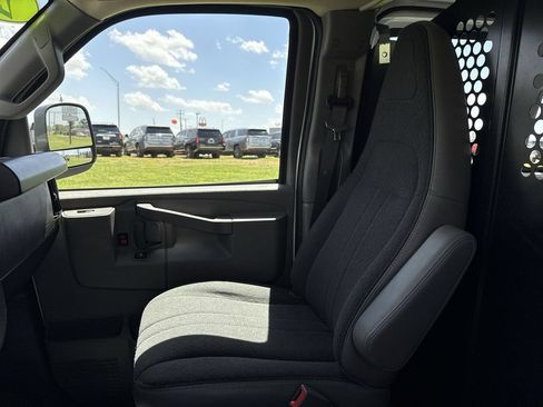 Used 2024 GMC Savana 2500 w/ Driver Convenience Package RWD image 28