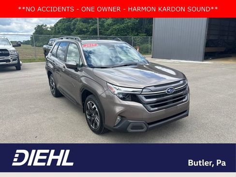 Used 2025 Subaru Forester Limited AWD/4WD image 1