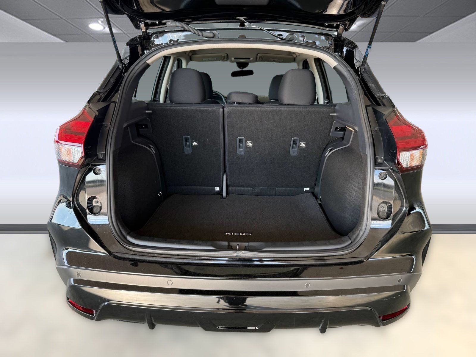 Used 2025 Nissan Kicks Play S FWD image 22