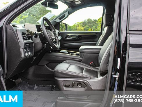 Used 2025 Chevrolet Suburban Z71 AWD/4WD image 16