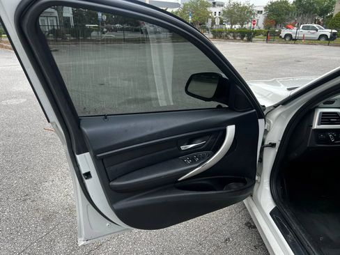 Used 2017 BMW 320i Sedan image 12