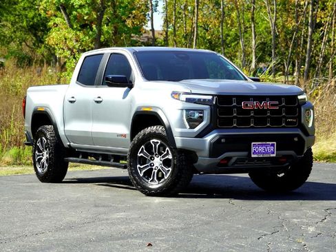 Used 2024 GMC Canyon AT4 w/ AT4 Premium Package image 2