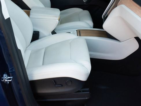 Used 2018 Tesla Model X P100D image 29