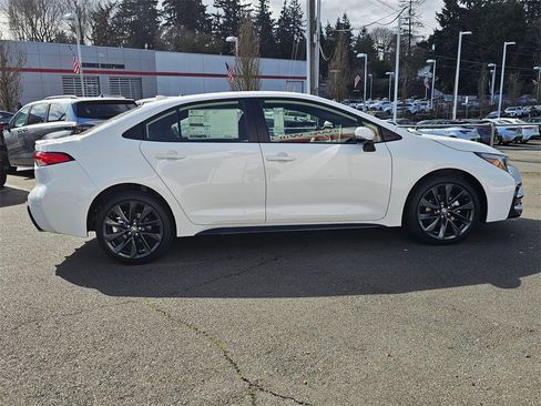 New 2026 Toyota Corolla SE image 8
