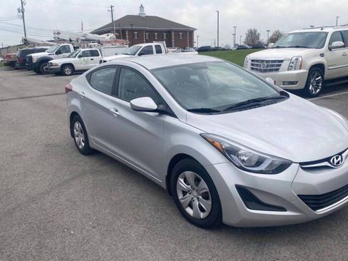 Used 2016 Hyundai Elantra SE FWD image 1