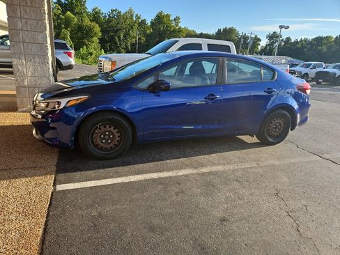 Used 2017 Kia Forte LX FWD image 1