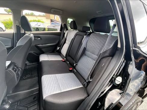 Certified 2023 Nissan Rogue SV FWD image 19