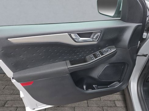 Used 2020 Ford Escape SE image 10