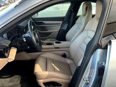 Used 2022 Porsche Taycan image 7