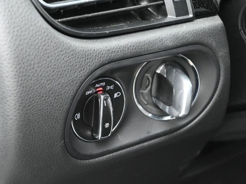 Certified 2025 Porsche Macan image 15