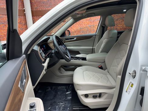 Used 2024 Volkswagen Atlas SE w/ Panoramic Sunroof Package image 22