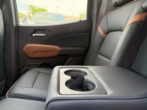 New 2026 GMC Canyon AT4 w/ Nightfall Edition AWD/4WD image 39