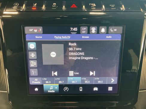 Used 2023 Jeep Grand Cherokee Laredo w/ Luxury Tech Group I image 18