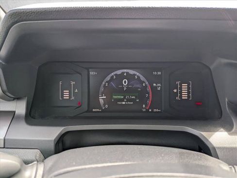 Certified 2025 Toyota Tacoma SR5 AWD/4WD image 11