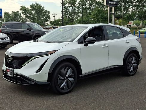 Certified 2024 Nissan Ariya AWD image 3