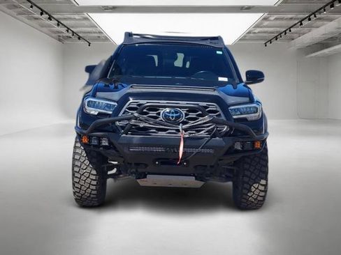 Used 2023 Toyota Tacoma TRD Off-Road w/ Advanced Technology Package AWD/4WD image 9