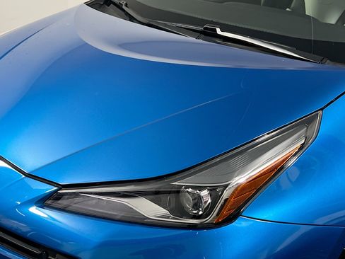Used 2022 Toyota Prius XLE image 11