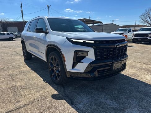 New 2026 Chevrolet Traverse RS w/ LPO, Floor Liner Package image 2