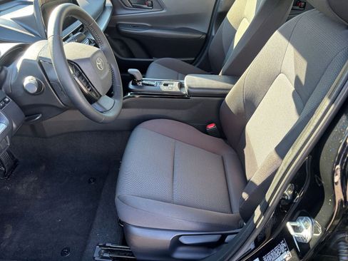 Used 2025 Toyota Prius LE image 23