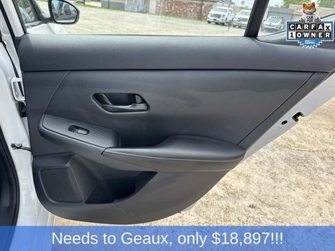 Used 2025 Nissan Sentra SV FWD image 22