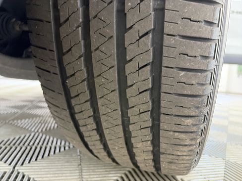 Used 2023 Jeep Grand Cherokee L Laredo image 13