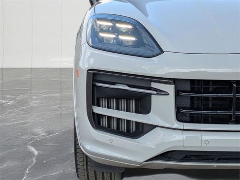 Used 2024 Porsche Cayenne S image 14