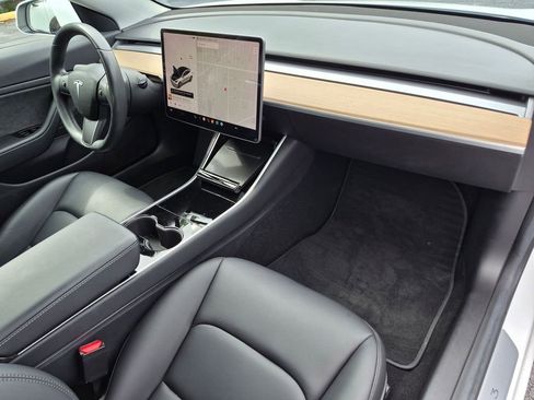 Used 2018 Tesla Model 3 Mid Range RWD image 26