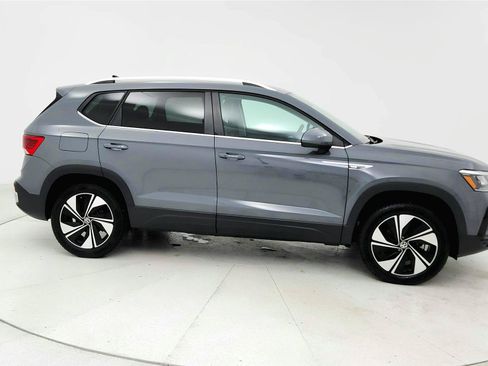 Used 2024 Volkswagen Taos SE AWD/4WD image 6