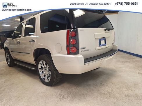 Used 2011 GMC Yukon Denali image 25