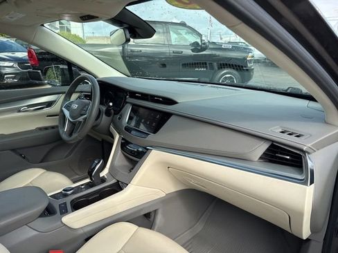 Used 2020 Cadillac XT5 Premium Luxury w/ LPO, Floor Liner Package AWD/4WD image 29
