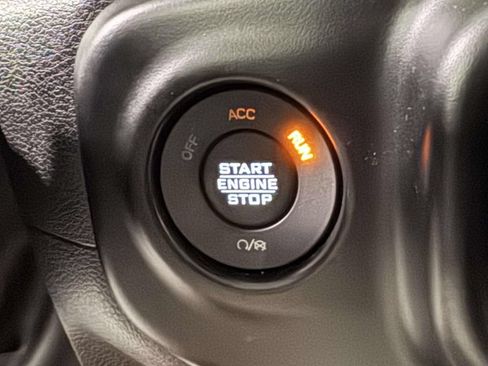 Used 2022 Jeep Wrangler Unlimited Sport AWD/4WD image 30