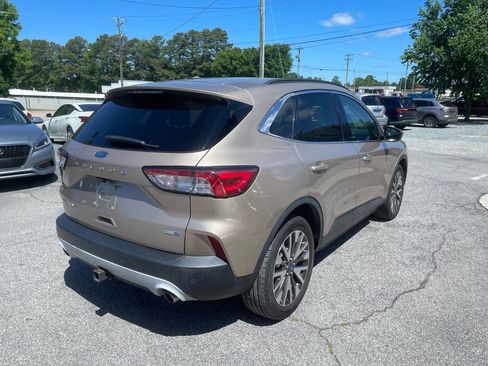 Used 2020 Ford Escape Titanium AWD/4WD image 4