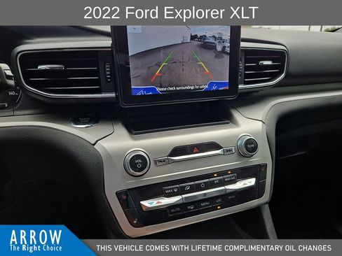 Used 2022 Ford Explorer XLT w/ Equipment Group 202A AWD/4WD image 24