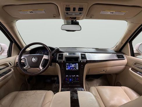 Used 2007 Cadillac Escalade AWD w/ Climate Package image 31