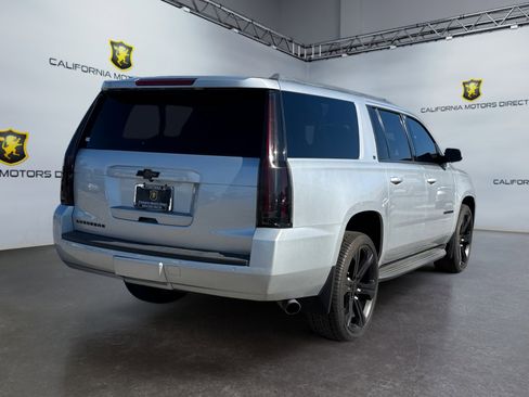 Used 2018 Chevrolet Suburban LT image 5