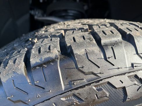 Used 2025 Chevrolet Silverado 1500 Custom Trail Boss w/ Dark Appearance Package image 10