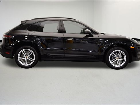Used 2025 Porsche Macan image 8