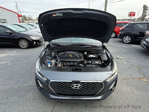 Used 2018 Hyundai Elantra GT image 18