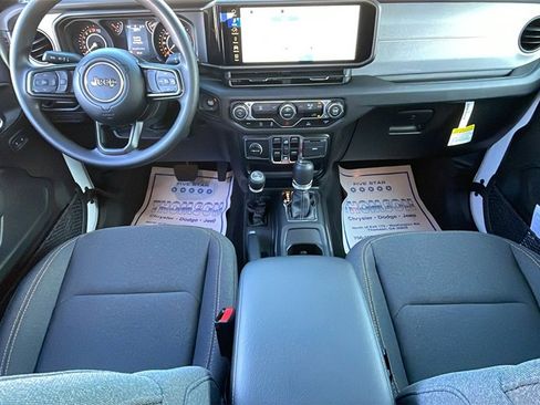 New 2025 Jeep Gladiator Sport image 12