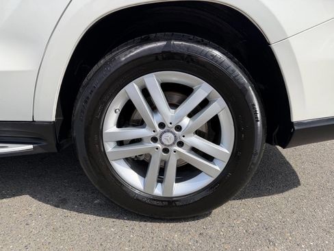 Used 2016 Mercedes-Benz GL 450 4MATIC w/ Premium I Package image 3